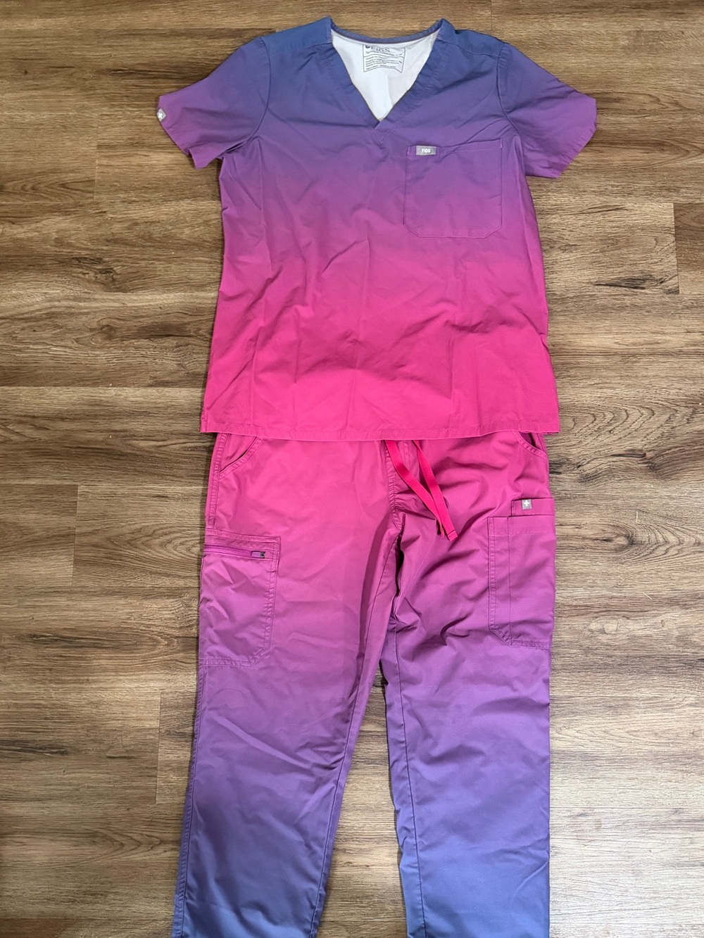 Women’s Figs Scrubs FreeX Ombré Sunset Set -Medium